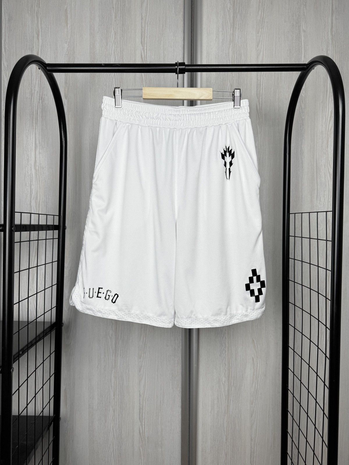 Marcelo Burlon Marcelo Burlon Fuego White Activewear Shorts size L Size US 34 / EU 50 - 1 Thumbnail