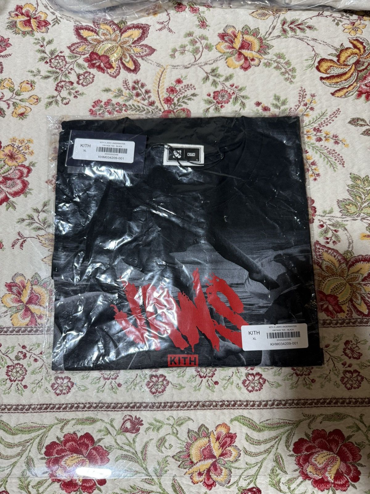 Kith Kith JAWS Underwater Vintage Tee T-Shirt Men’s Size XL Black Size US XL / EU 56 / 4 - 6 Thumbnail