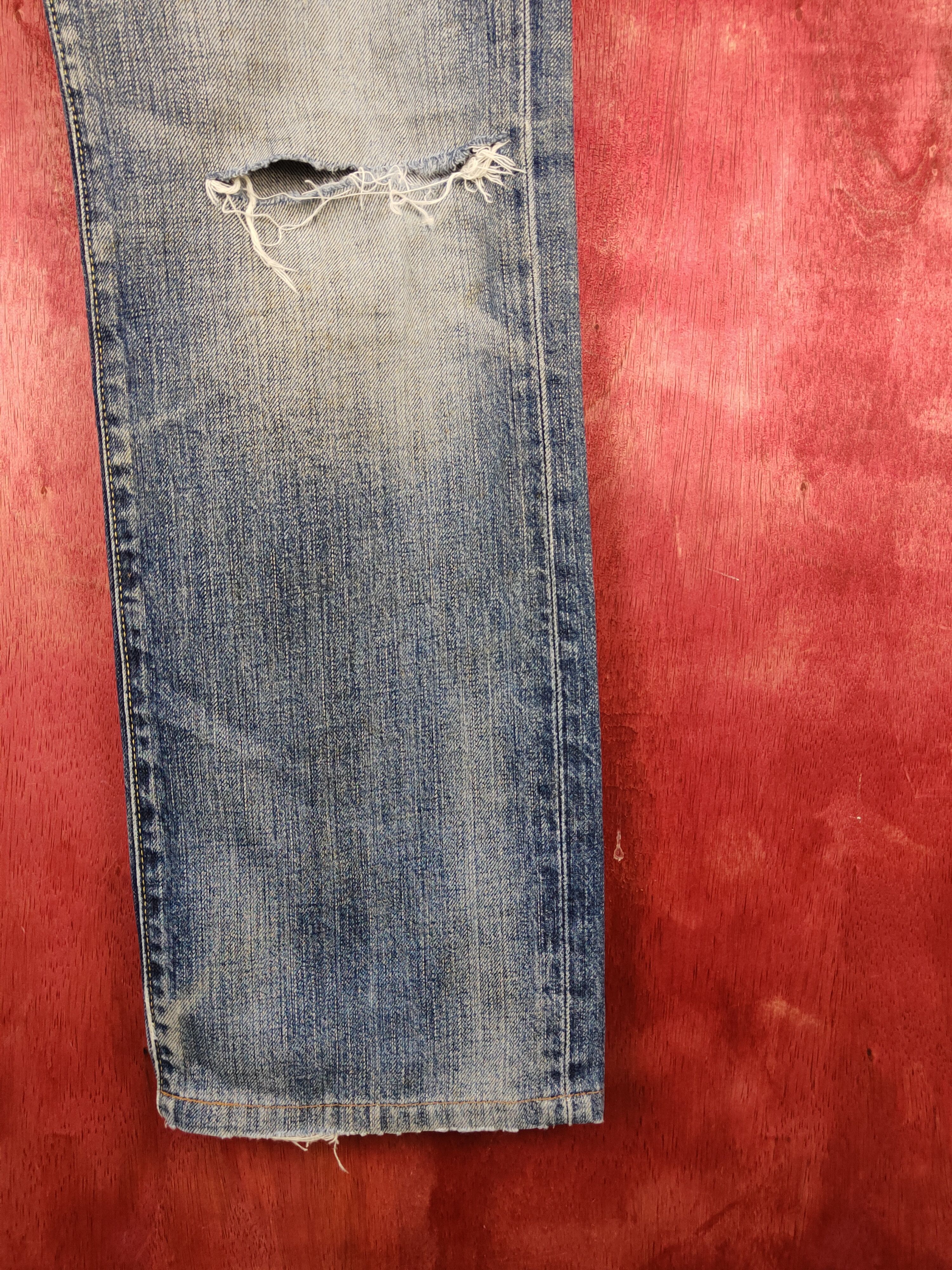 Japanese Brand Uniqlo Blue Faded Distressed Ripped Jeans #S1677 Size US 32 / EU 48 - 6 Thumbnail