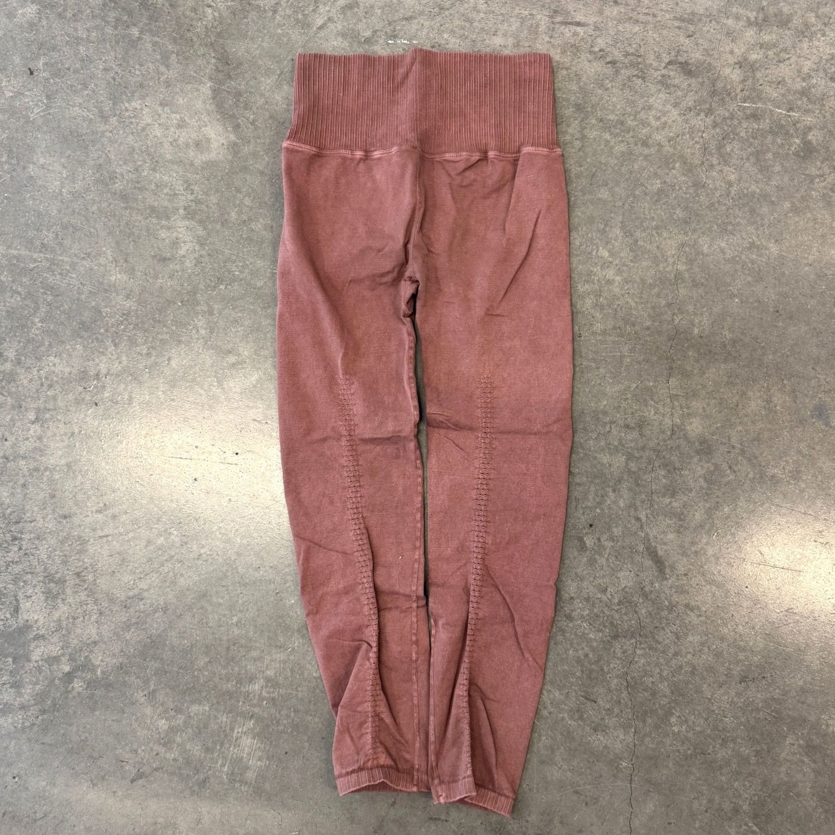 Free People VINTAGE Free People Movement High-Rise 7/8 Length Good Karma Leggings Nutmeg M/L Pink Womens Jeans? Size 32" / US 10 / IT 46 - 3 Thumbnail