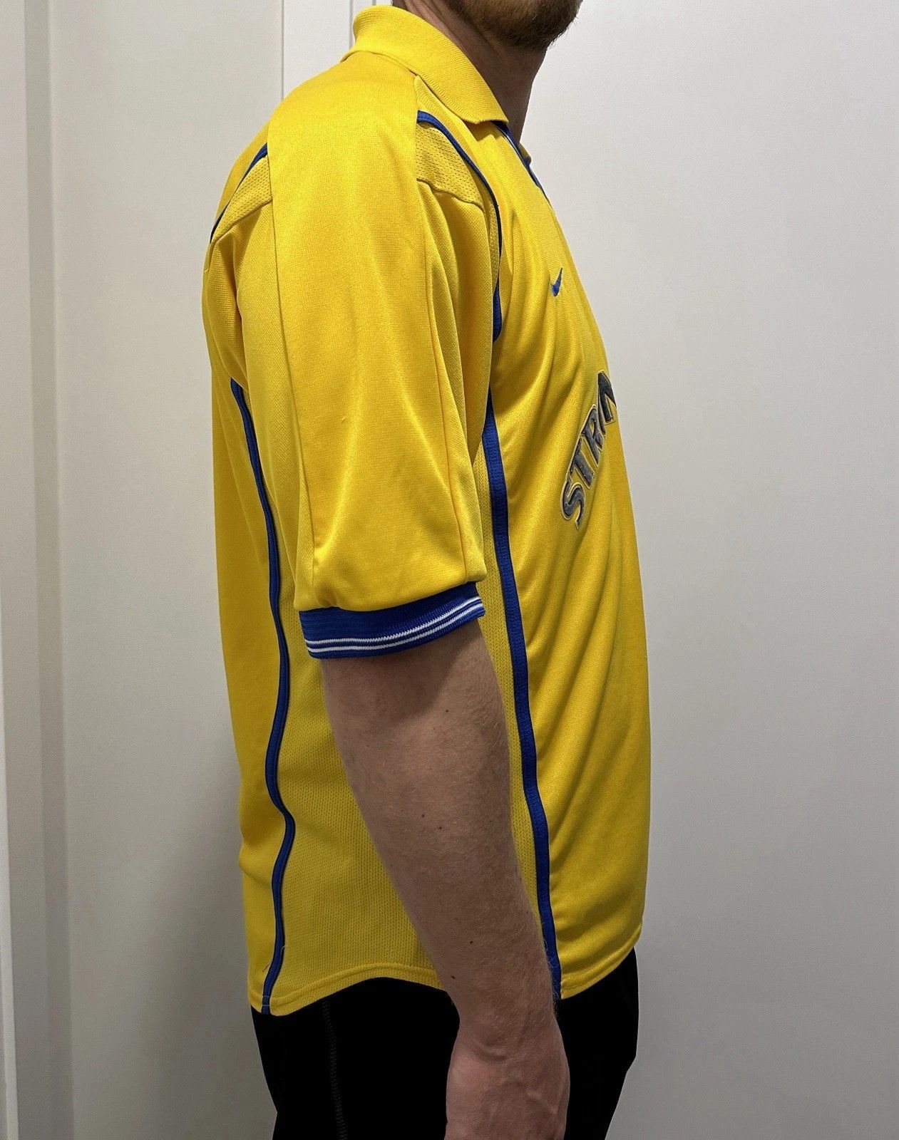 Nike Vintage Leeds United 2000/2002 Away Jersey Soccer Football Size US M / EU 48-50 / 2 - 6 Thumbnail