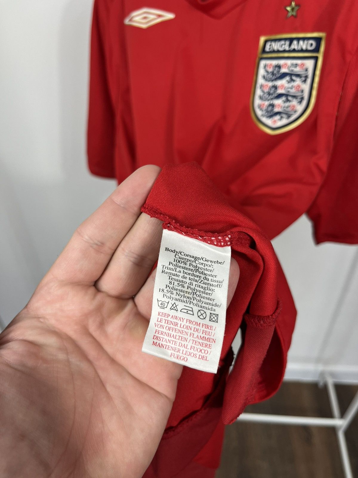 Umbro Vintage England Umbro Football Jersey Red Medium Shirt Size US M / EU 48-50 / 2 - 9 Thumbnail