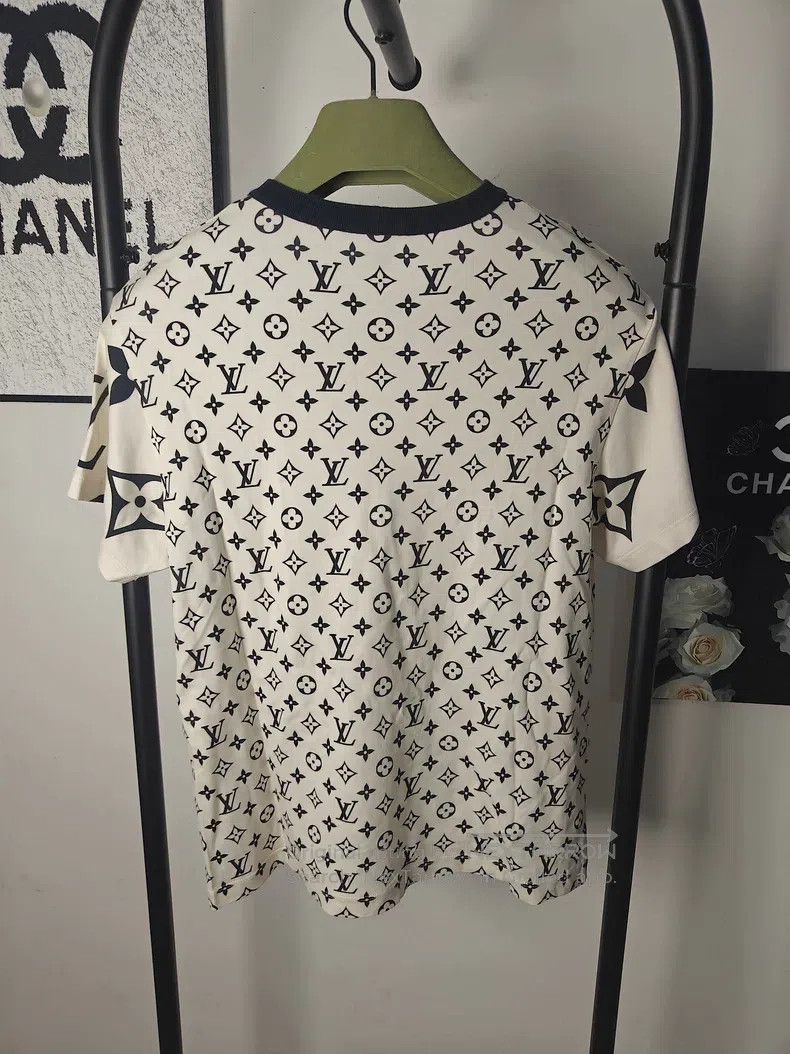 Louis Vuitton Louis Vuitton Full-print short sleeve Size US M / EU 48-50 / 2 - 2 Thumbnail