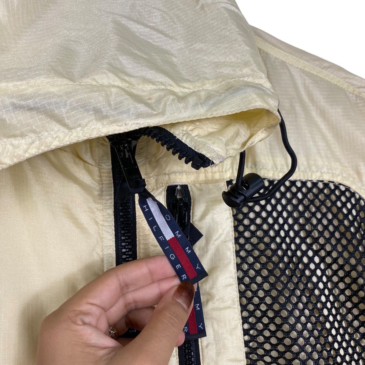 Tommy Hilfiger Tommy Hilfiger windbreaker hoodie Size US L / EU 52-54 / 3 - 7 Thumbnail