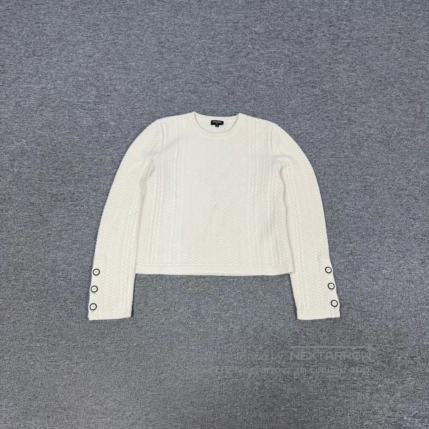 Chanel Chanel Sleeve button; Cashmere knit sweater| Size M / US 6-8 / IT 42-44 - 1 Thumbnail