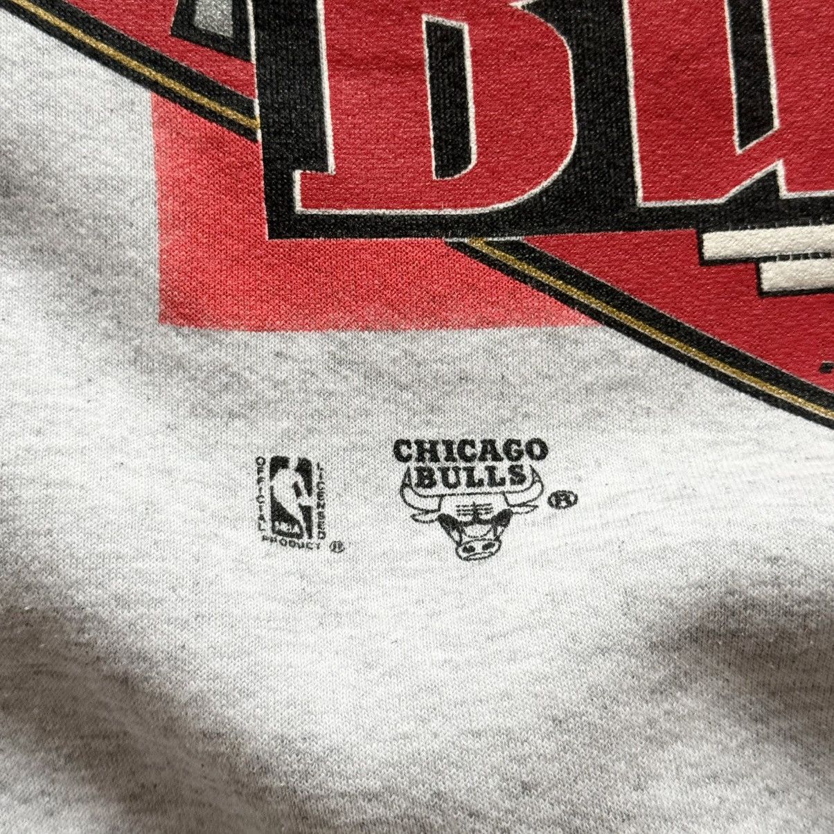 Vintage 90s Chicago Bulls NBA Basketball Team Big Logo Sweatshirt Size US L / EU 52-54 / 3 - 4 Thumbnail