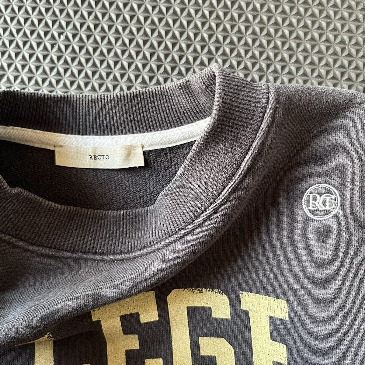 RECTO Recto Llege-logo Cropped Sweatshirt Gray Unisex One Size Size US S / EU 44-46 / 1 - 8 Thumbnail