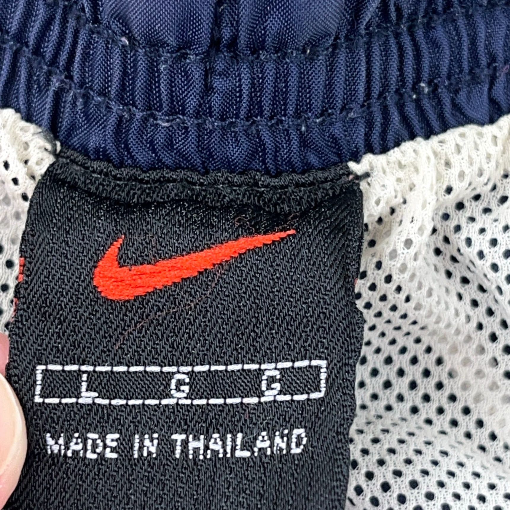 Nike VINTAGE Nike Swim Trunks Men Large Navy Blue Bored Shorts Spellout 2000s Swim Trunks Nike Men L Navy Blue 2000s Size US 33 - 5 Thumbnail