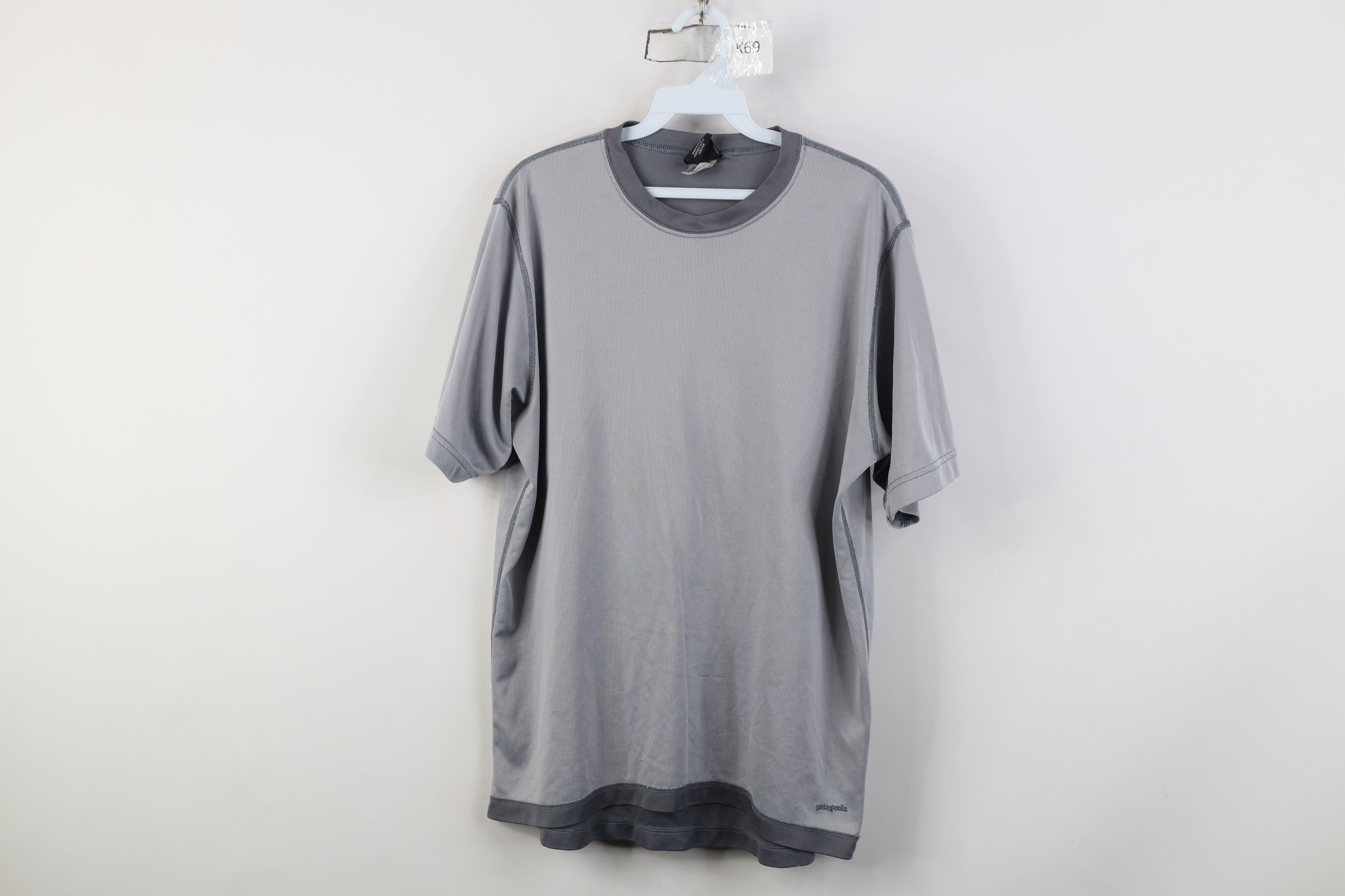 Patagonia Vintage Patagonia Capilene Thermal Knit T-Shirt Gray USA Size US L / EU 52-54 / 3 - 1 Thumbnail