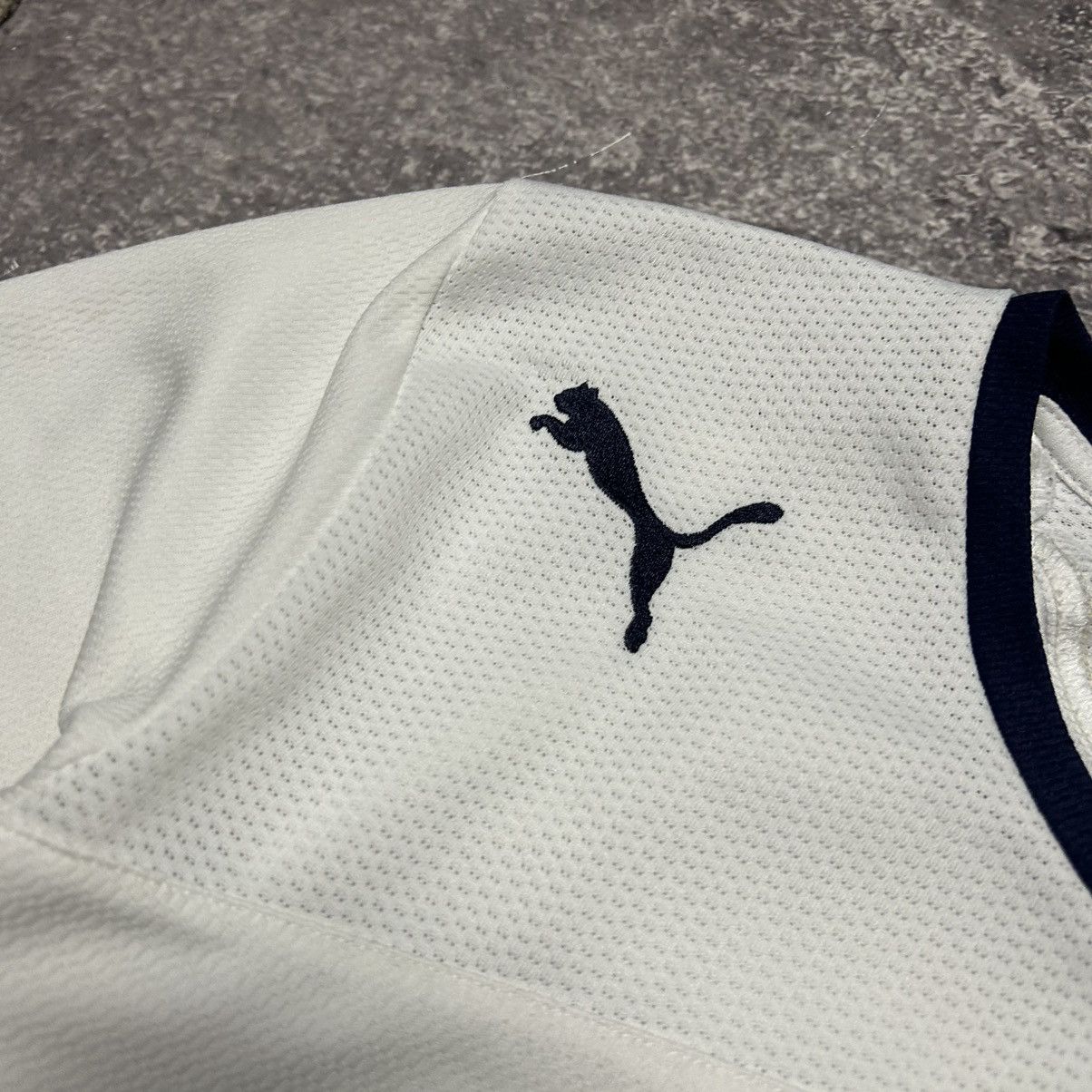 Puma Vintage Puma FC Tottenham 2000’s training soccer jersey Size US M / EU 48-50 / 2 - 4 Thumbnail