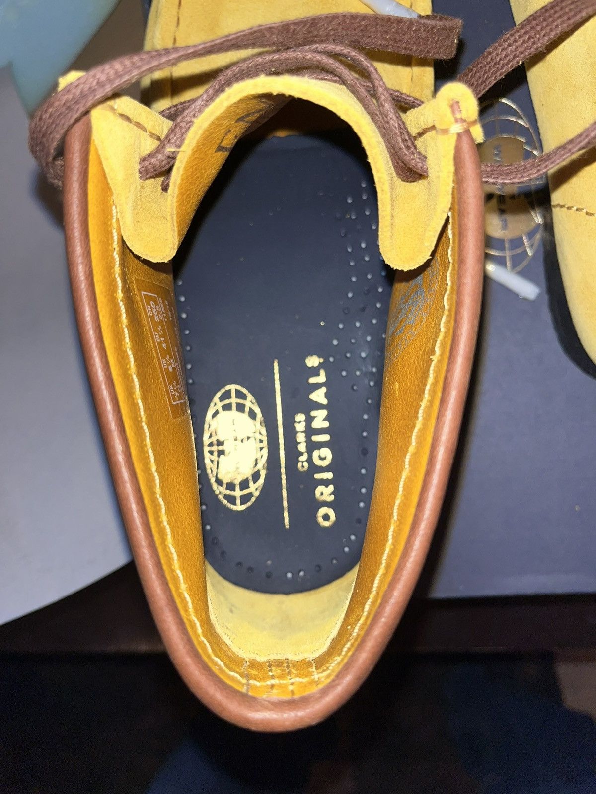 Clarks × Wu-Tang Clan Clarks Wallabees Wu-tang 36Chambers Anni Yellow. Pre-release Size US 8.5 / EU 41-42 - 6 Thumbnail