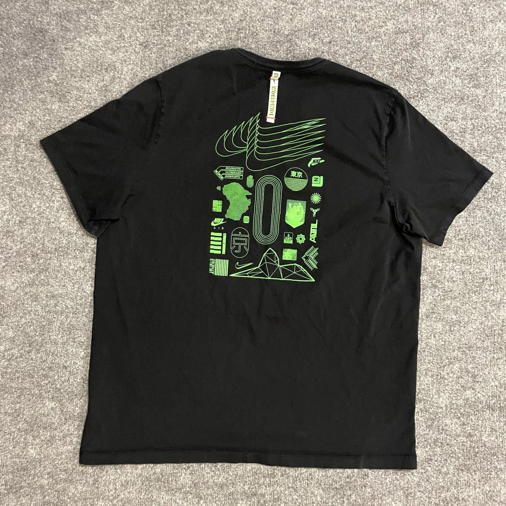 Nike Nike Worldwide Graphic Tee CW5835-010 2XL Black Mens Short Sleeve Crewneck Cotton T-Shirt Swoosh Globe Back Graphic Size US XXL / EU 58 / 5 - 2 Thumbnail