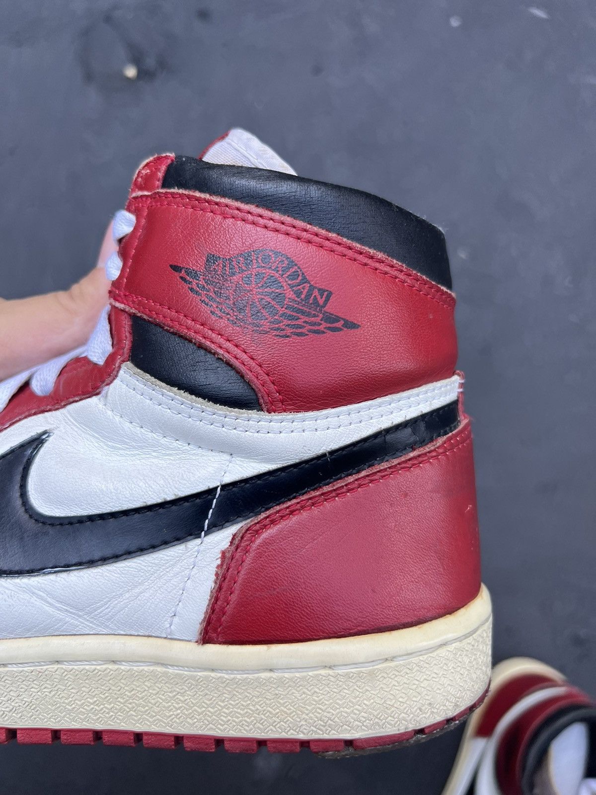 Jordan Brand Jordan 1 OG 1985 Chicago Size US 9.5 / EU 42-43 - 11 Thumbnail