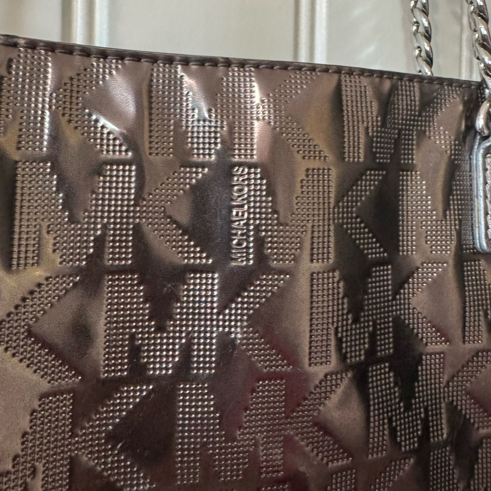 Michael Kors MICHAEL KORS 🩶 Monogrammed Metallic Tote with Silver Chains Size ONE SIZE - 9 Thumbnail
