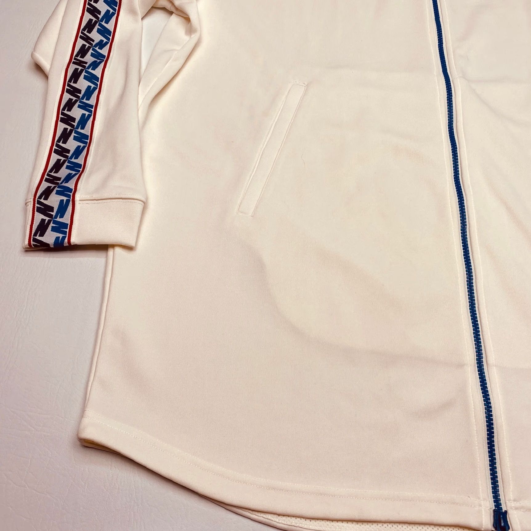 Nike VINTAGE Nike Taped Poly Track Jacket AJ2681 Full Zip Mens 2XL White Logo Sleeves 7619 Size US XXL / EU 58 / 5 - 4 Thumbnail