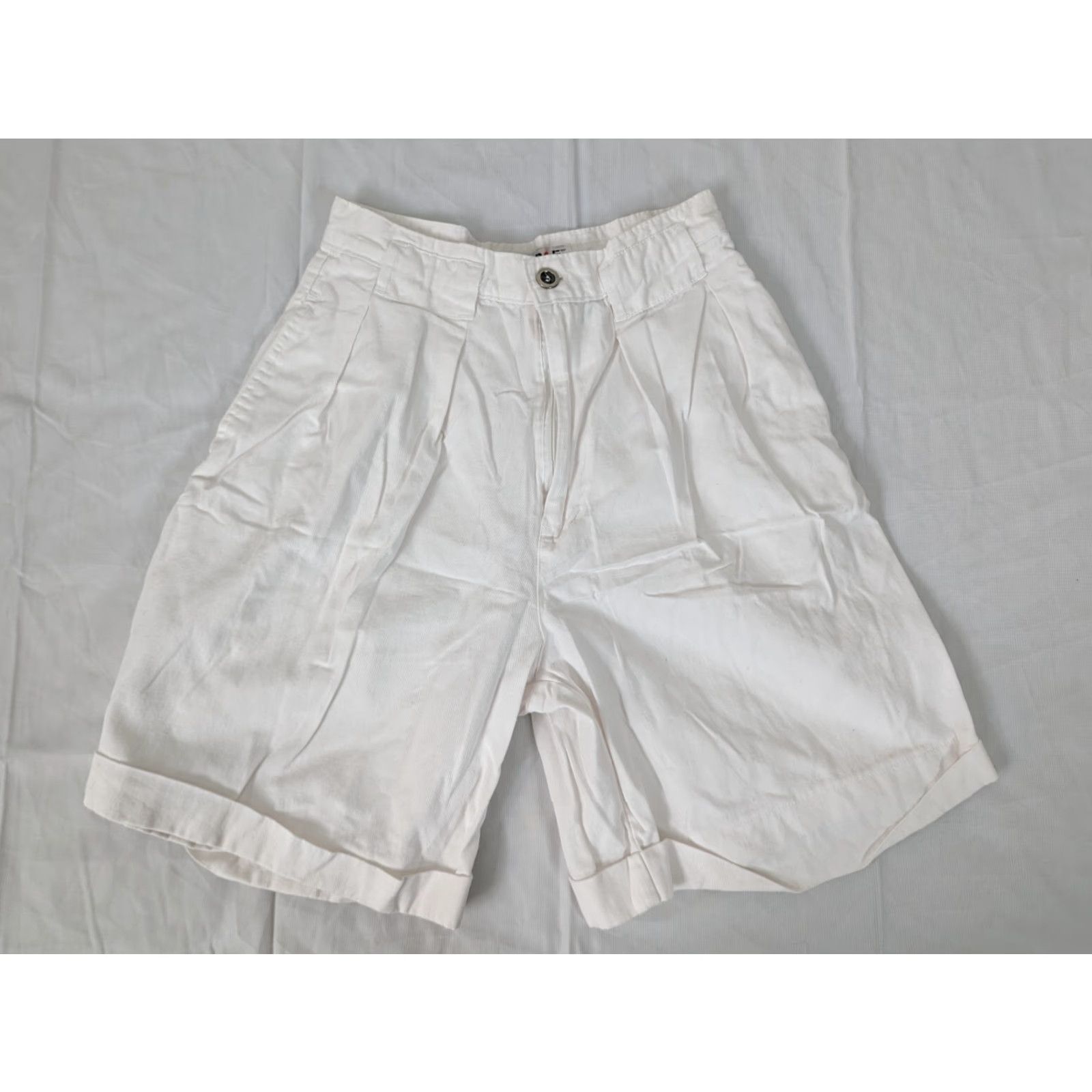 Vintage VINTAGE 90s White Pleated High Rise Waist Mom Bermuda Trouser Shorts 2 26" S4W Size 26" / US 2 / IT 38 - 2 Thumbnail