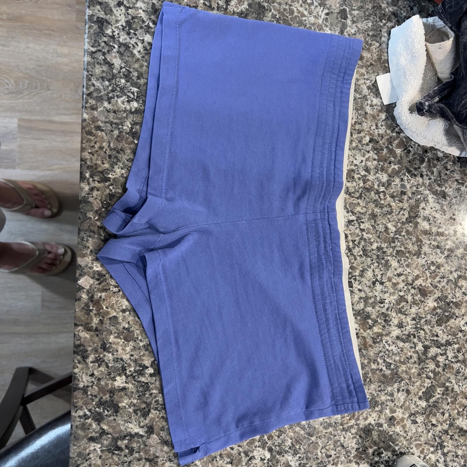 Old Navy Old Navy Women's Blue Casual Shorts Size 6 Size 28" / US 6 / IT 42 - 1 Thumbnail