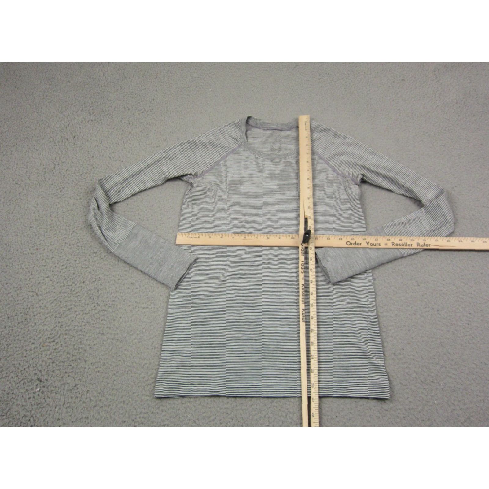 Lululemon Lululemon Shirt Womens 8 Gray Pinstripe Swiftly Tech Performance Gym Run Yoga Shirt Size M / US 6-8 / IT 42-44 - 5 Thumbnail
