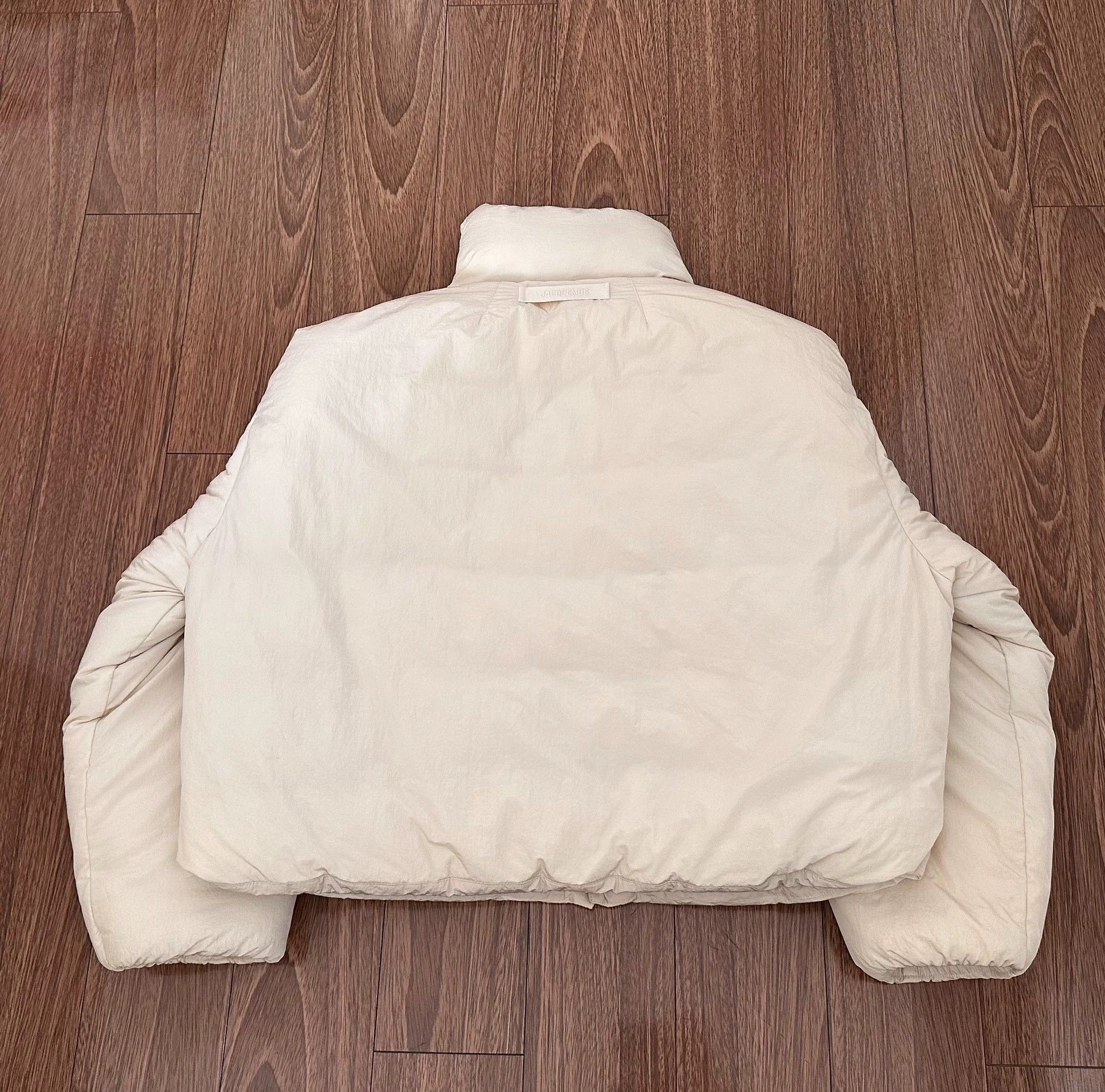 Jacquemus JACQUEMUS LA DOUDOUNE short puffer coat OFF-WHITE 46 Size US S / EU 44-46 / 1 - 2 Thumbnail