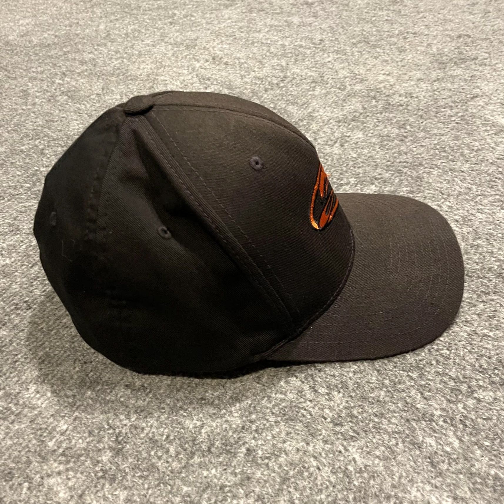 Vintage VINTAGE Flexfit Baseball Cap Mens S/M Black 311 Rock Band Hat Stretch Twill Cap Light Gray Underbrim Orange Logo Men Size ONE SIZE - 5 Thumbnail