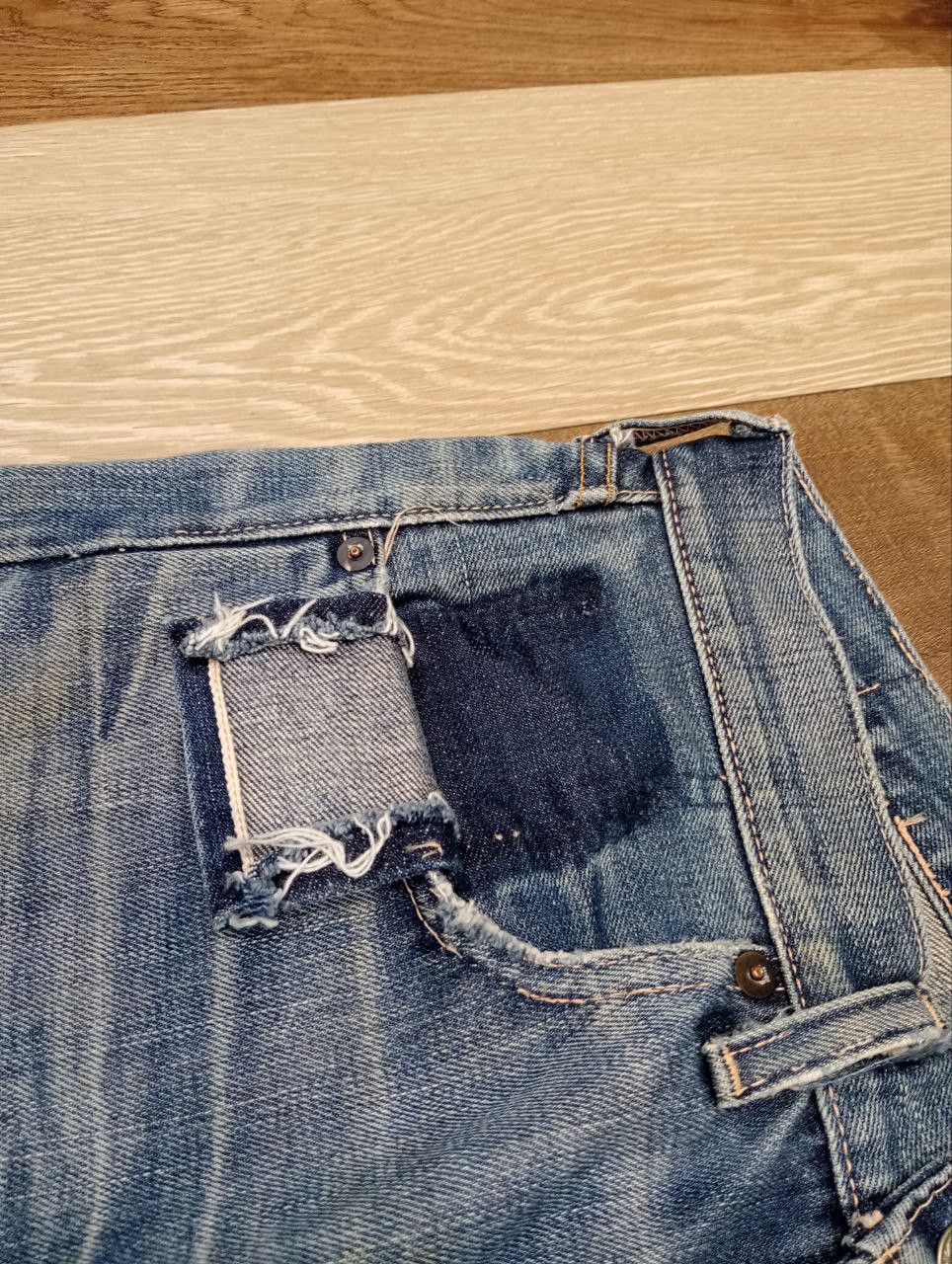 Levi's Vintage Clothing LEVI'S VINTAGE 501 CAPITAL E SELVEDGE BLUE DENIM JEANS Size US 30 / EU 46 - 8 Thumbnail