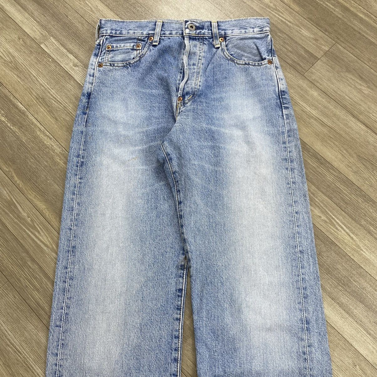 Levi's Vintage Clothing 🇯🇵 1990s Vintage Levis 702xx Selvedge Buckle Back Faded Jeans Size US 30 / EU 46 - 3 Thumbnail