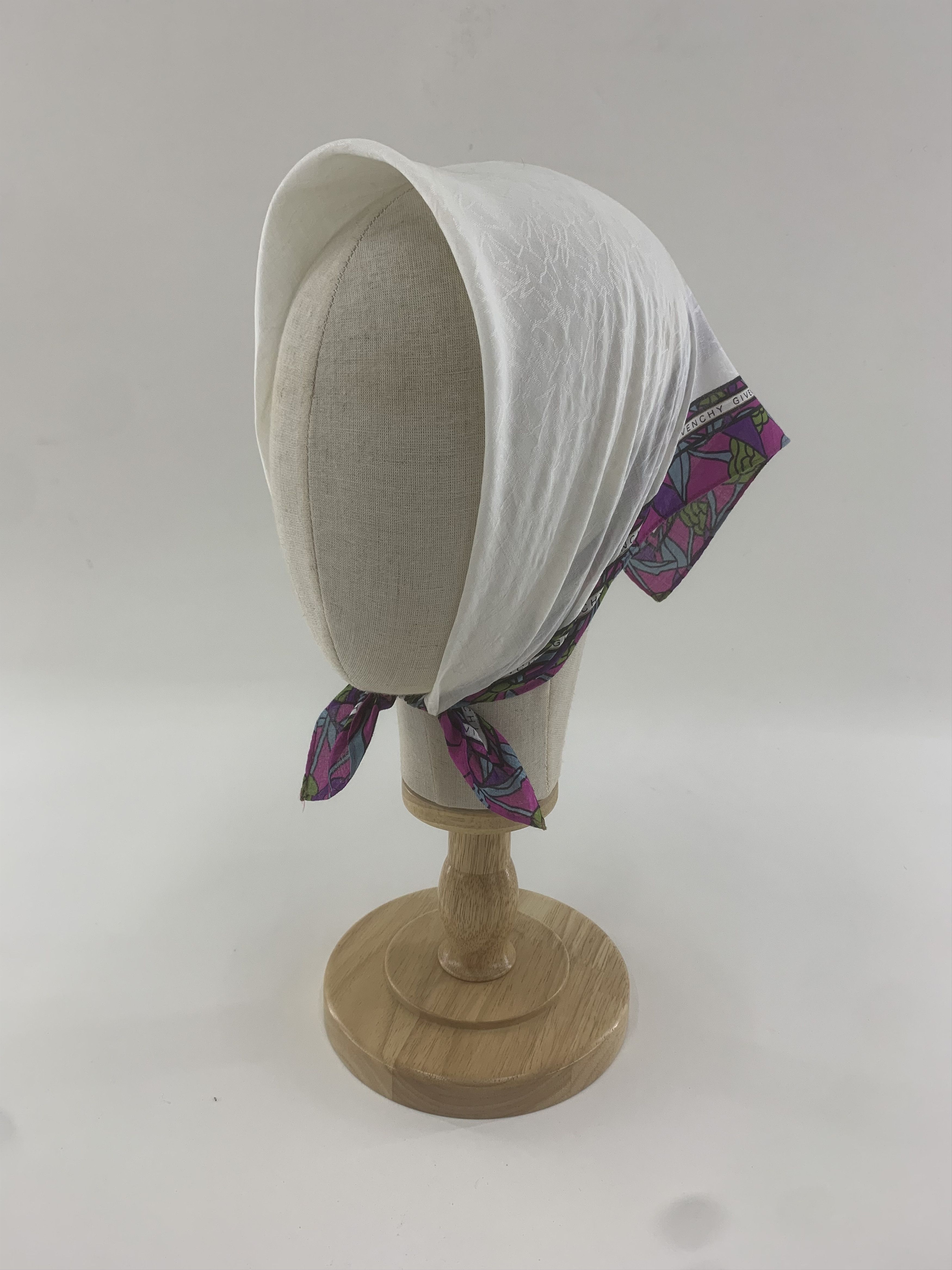 Givenchy Givenchy Handkerchief Bandana Neckerchief TB3418 Size ONE SIZE - 1 Thumbnail
