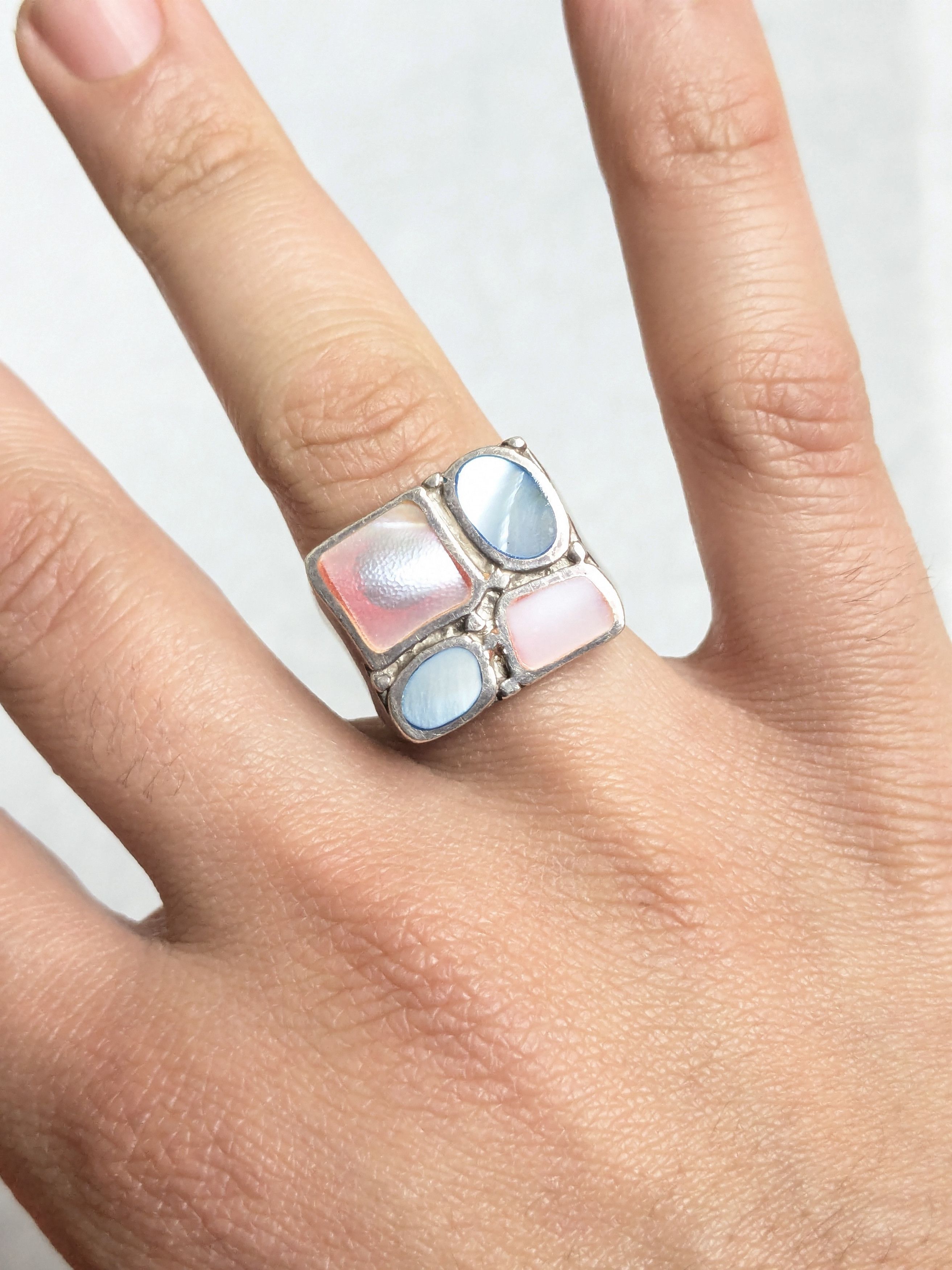 Jewelry Vintage Sterling Silver Ring MOP 7.75 Pink Blue Y2K Abstract Size ONE SIZE - 11 Thumbnail