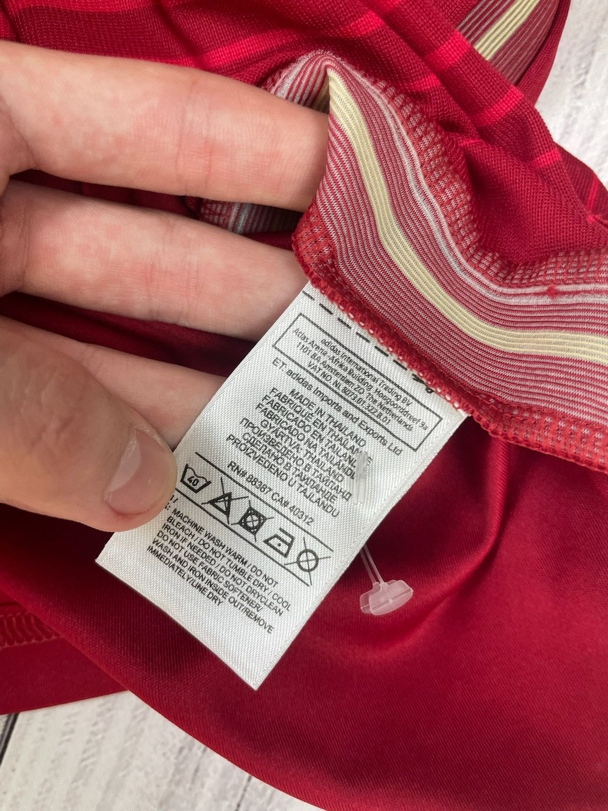 Adidas Vintage adidas Spain red jersey size M 2014 Size US M / EU 48-50 / 2 - 6 Thumbnail