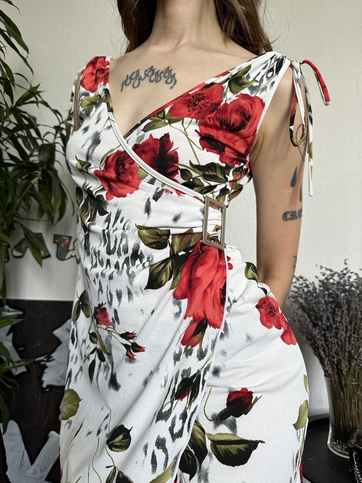 Beauty Beast Stunning vintage floral buckle wrapped asymmetrical dress Size XS / US 0-2 / IT 36-38 - 2 Thumbnail