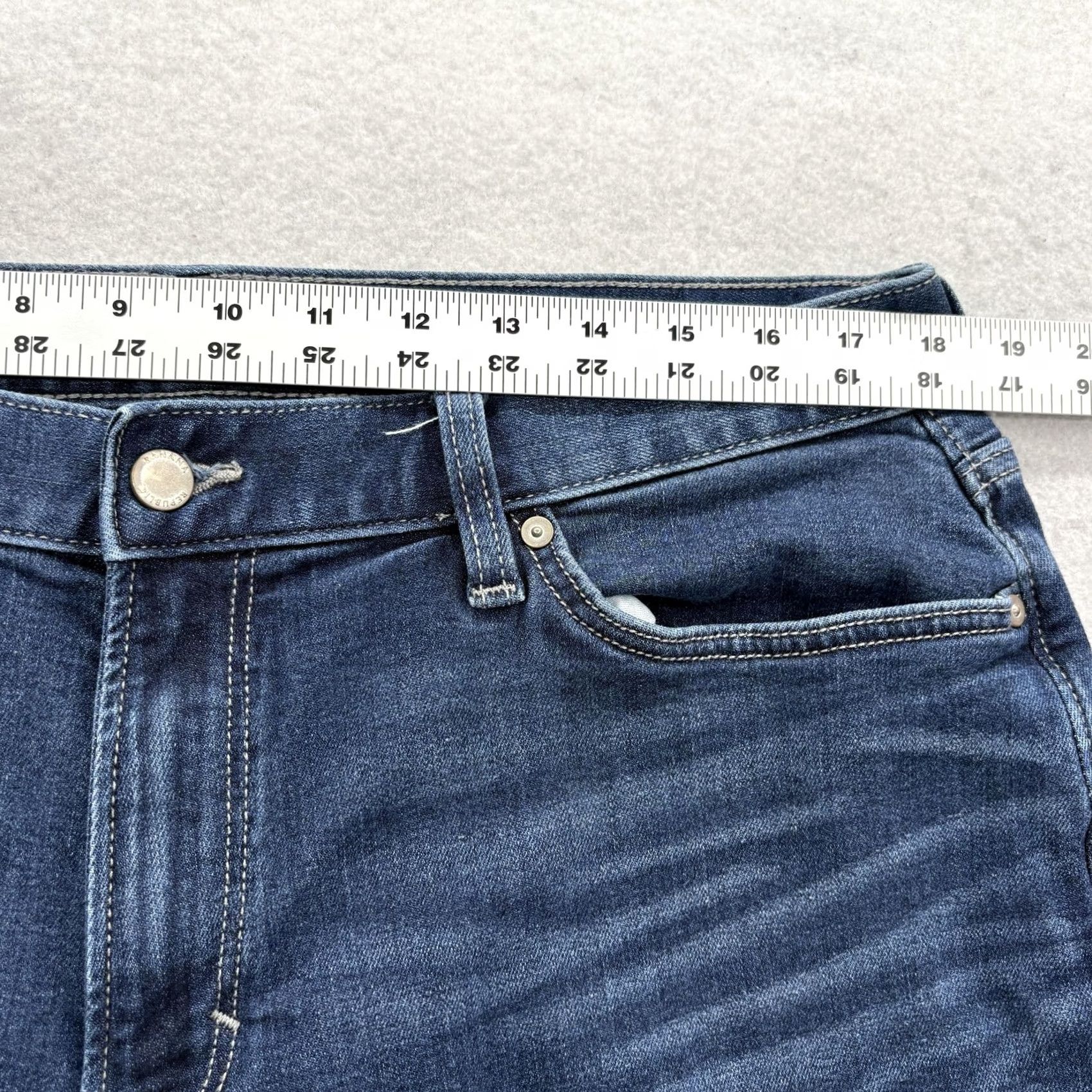 Banana Republic Banana Republic Travel Jeans Mens 36x34 Blue Wash Athletic Tapered Denim Pants Size US 36 / EU 52 - 6 Thumbnail
