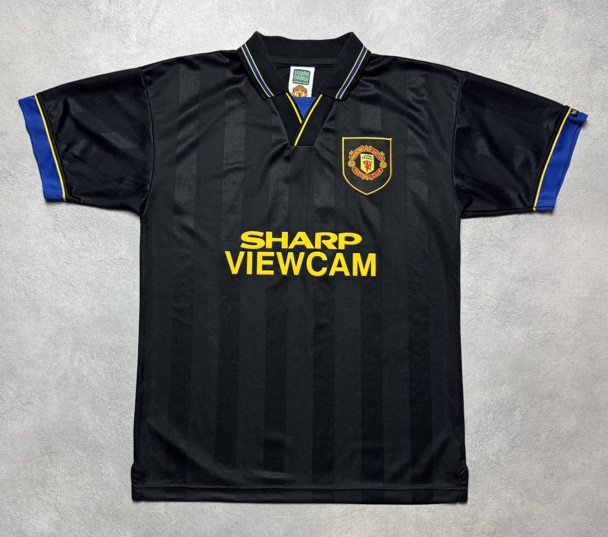 Vintage Manchester United 1993 1995 Away Shirt Soccer Jersey Size US M / EU 48-50 / 2 - 1 Thumbnail