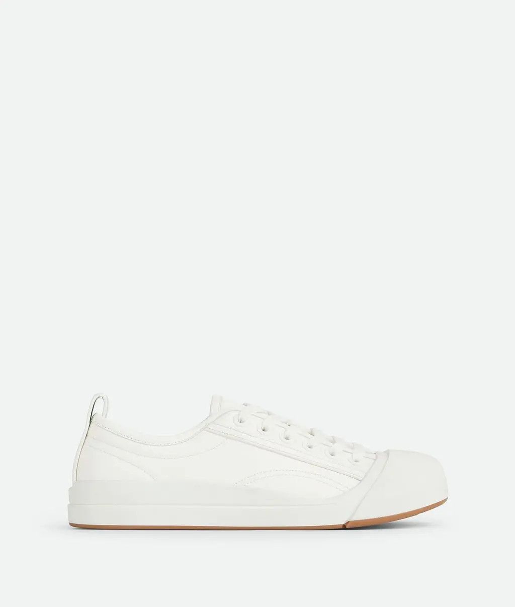 o1bcso1str0425 Vulcan Leather Sneakers in White