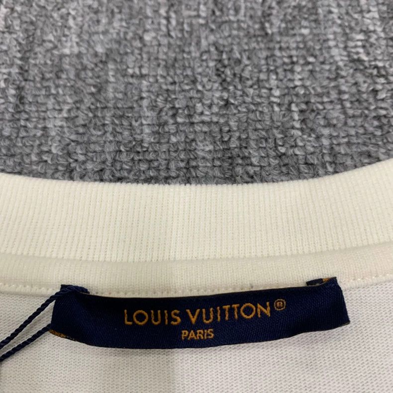 Louis Vuitton Louis Vuitton White back instruction label short sleeve Size US XL / EU 56 / 4 - 5 Thumbnail