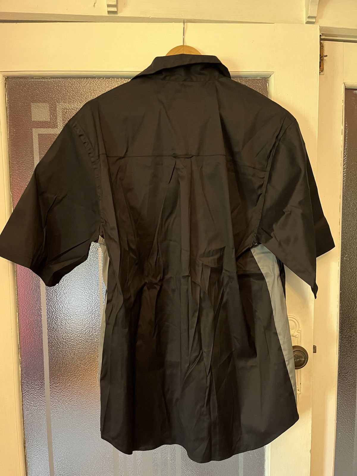 Prada 2018 PRADA Rubber Patch Logo Bowling Shirt Size US L / EU 52-54 / 3 - 7 Thumbnail