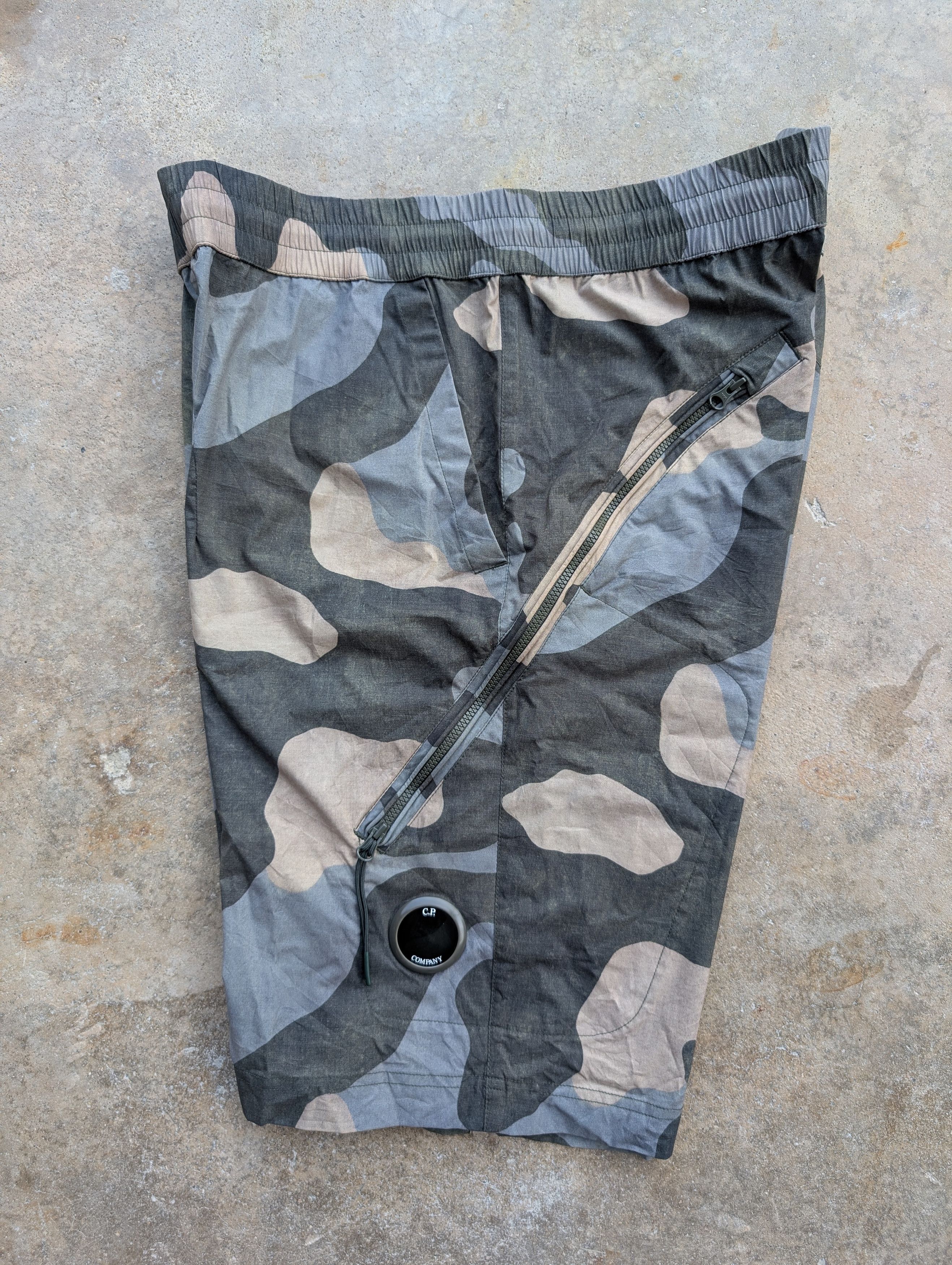 C.P. Company C.P. Company Pro-Tek Camouflage Bermuda Shorts Size US 34 / EU 50 - 7 Thumbnail