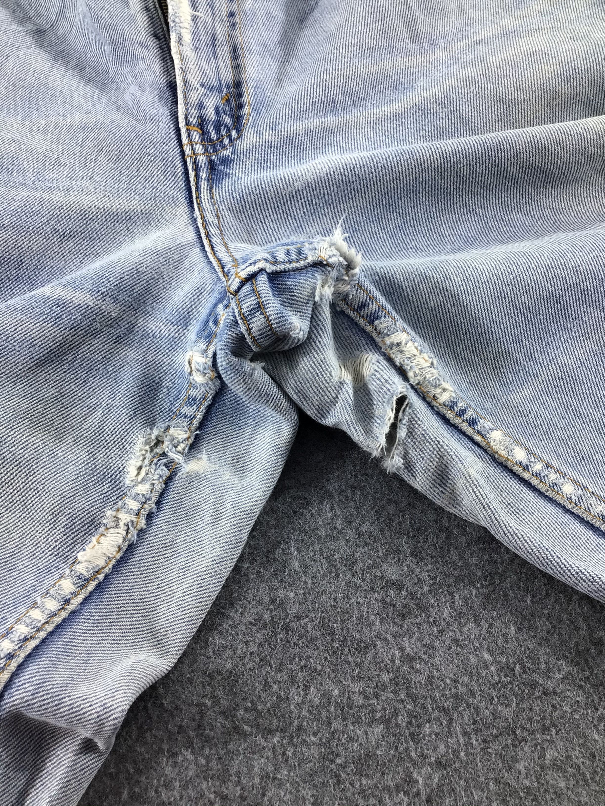 Levi's Vintage Levis 560 Jeans Distress Faded Blue Denim -J559 Size US 30 / EU 46 - 8 Thumbnail