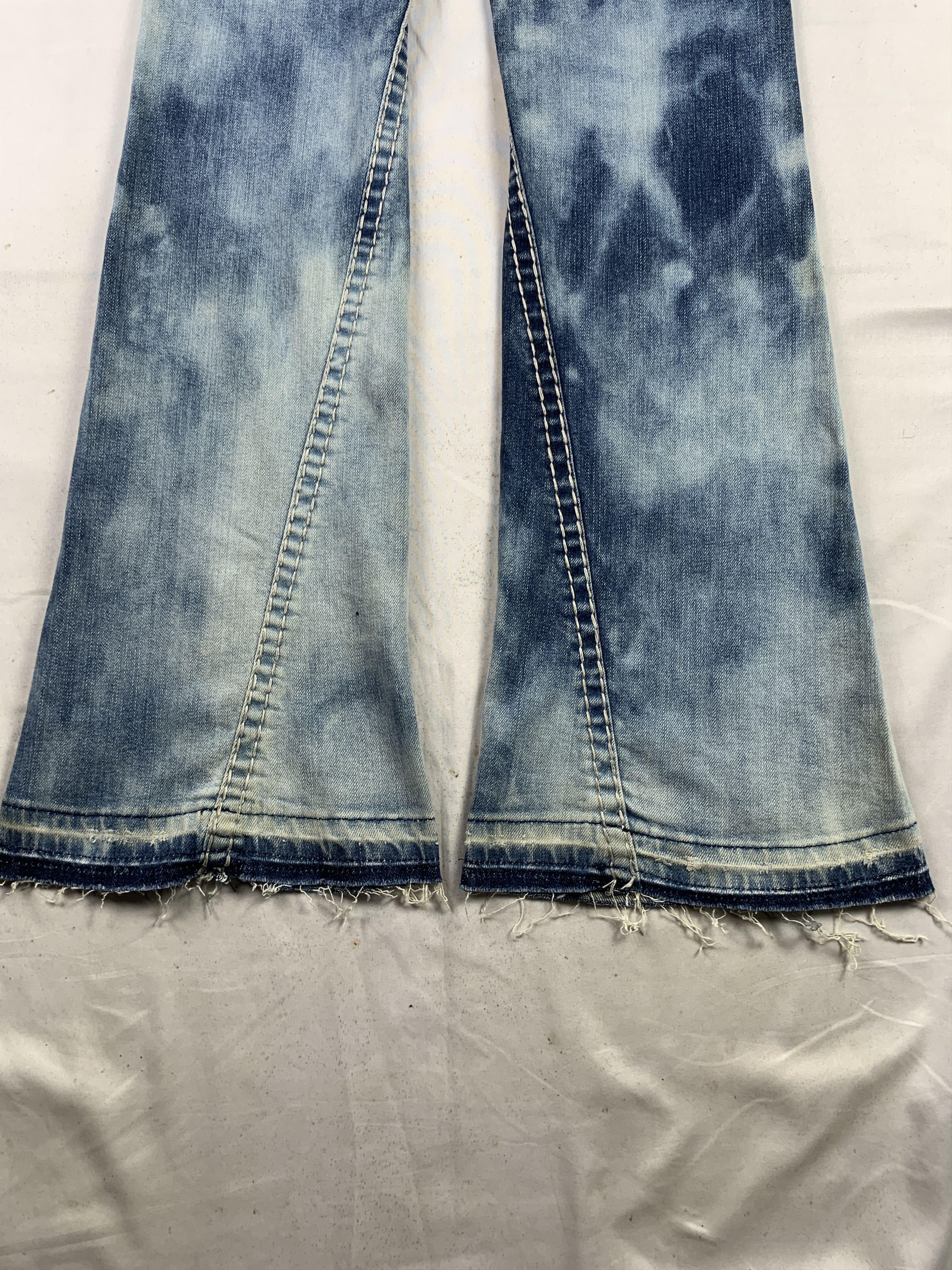 BUCKAROO Buckaroo Washed Blue Flared Bootcut Lowrise Jeans (28) Size 28" / US 6 / IT 42 - 5 Thumbnail