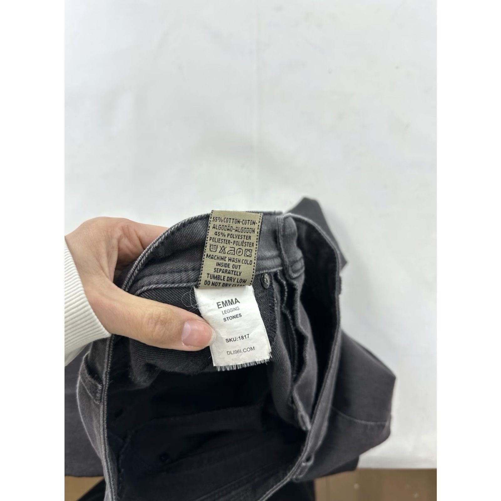 DL1961 DL1961 Jeans Women’s 29 Dark Gray Skinny Emma Leggings Stone Jeans Slim Mid 29 in Gray Embroidered Logo Zipper Button Pockets Stretch Studded Women Size 29" - 5 Thumbnail