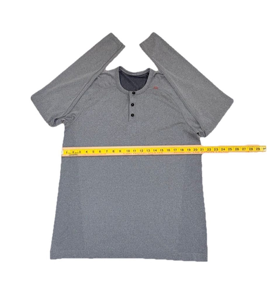 Lululemon LULULEMON METAL VENT LONG SLEEVE HEATHERED LIGHT GREY LARGE Size US L / EU 52-54 / 3 - 2 Thumbnail