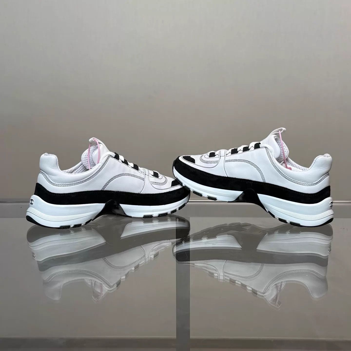 Chanel CHANEL 26S Panda Colorway Sneakers 38 Size US 7.5 / IT 37.5 - 6 Thumbnail