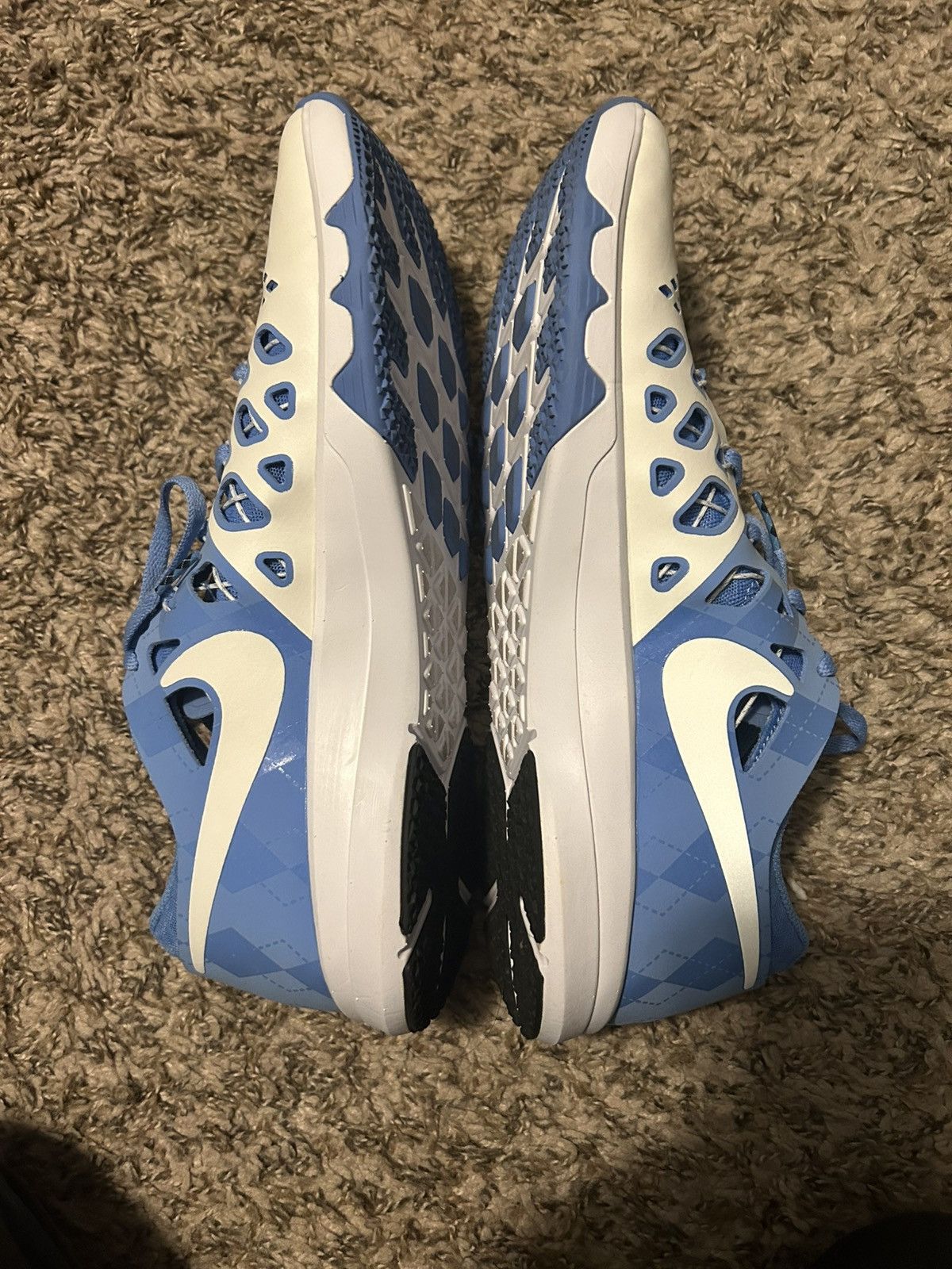 Nike Nike Men’s UNC Tar Heels Athletic Shoes Size US 10 / EU 43 - 6 Thumbnail