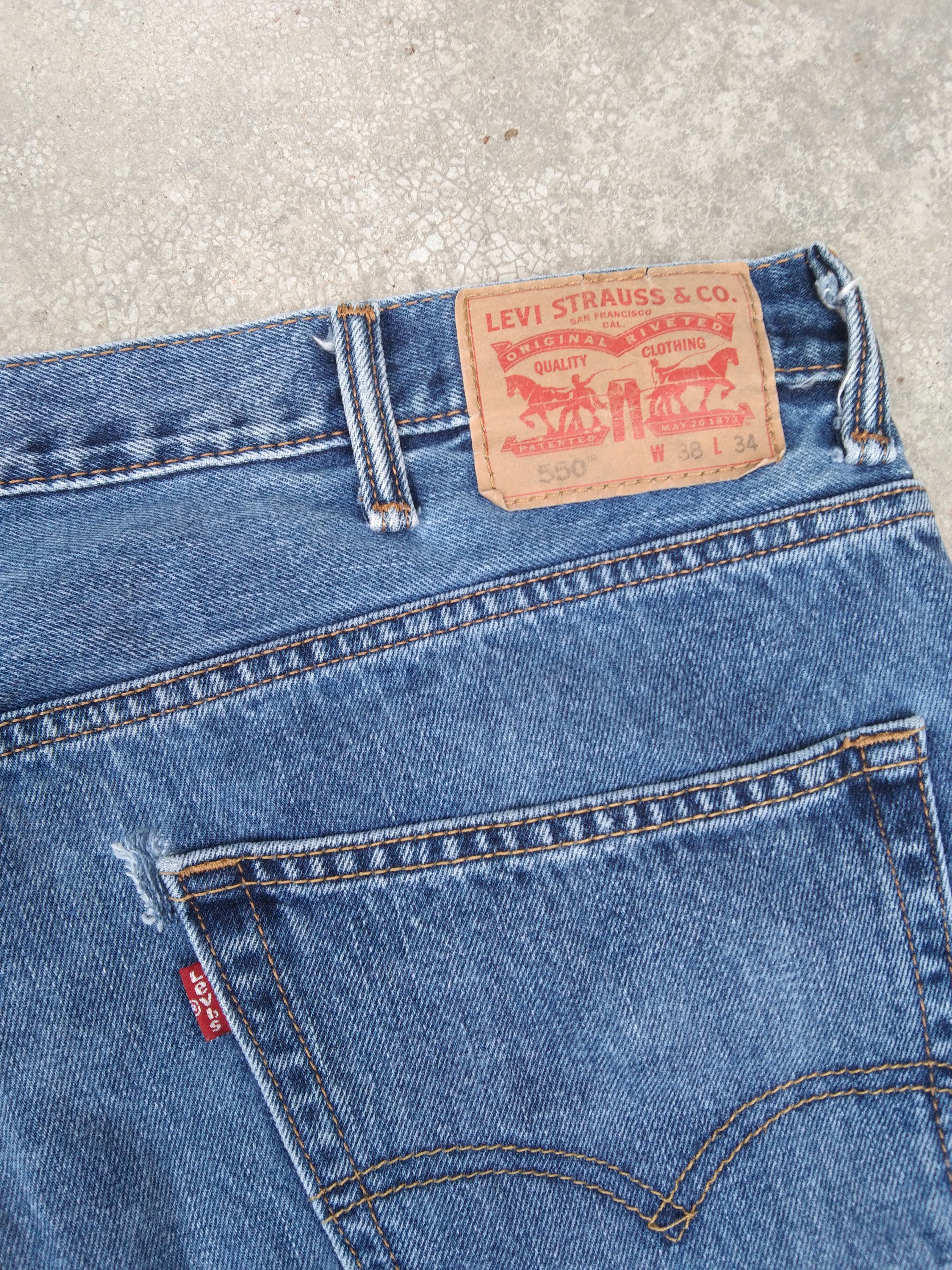 Levi's Vintage Levi's Jeans 550 Light Blue Wash Denim 38x34 Size US 38 / EU 54 - 4 Thumbnail