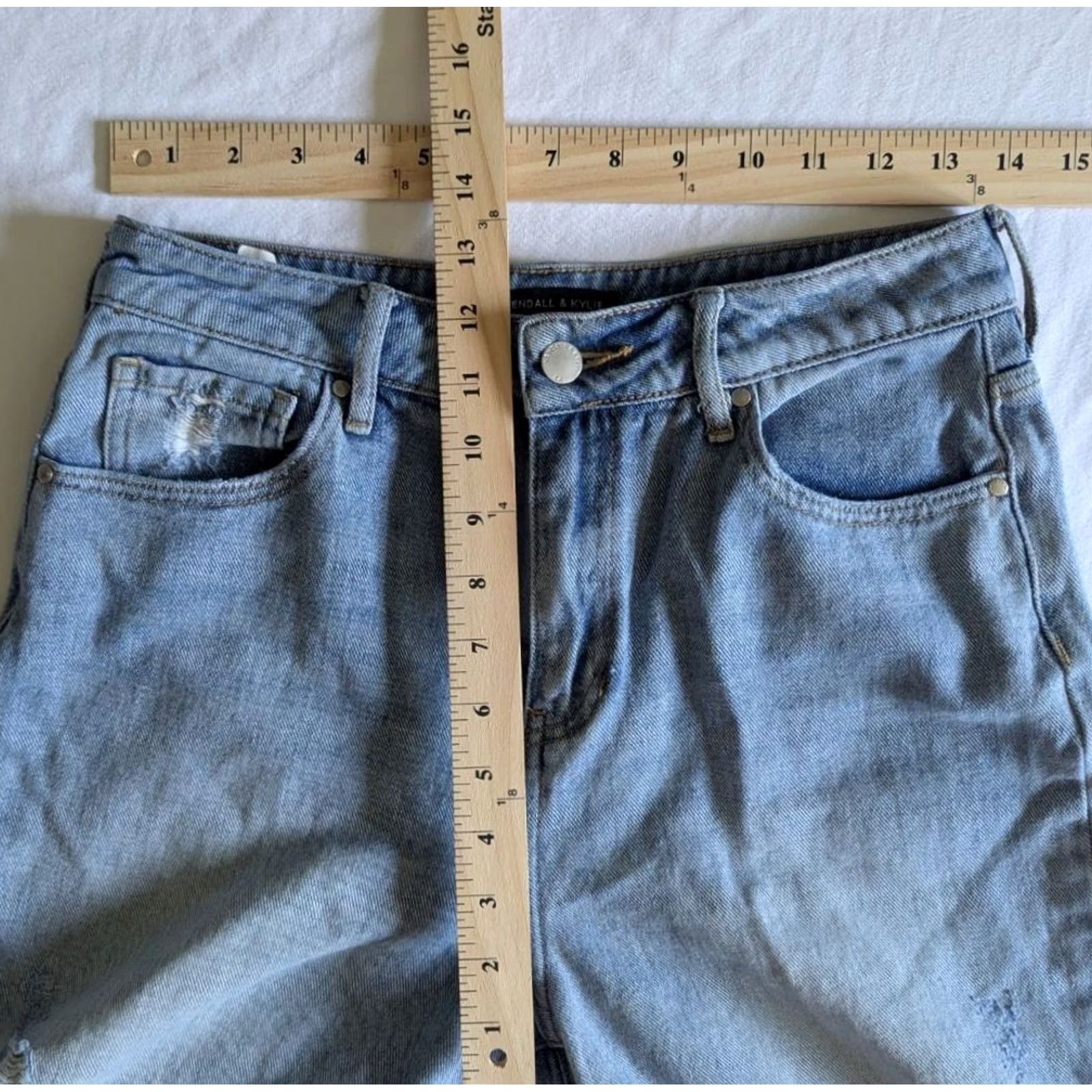 Vintage VINTAGE Light Wash Distressed High Rise Mom Jeans Cropped Frayed Distressed Womens 28 Size 28" / US 6 / IT 42 - 3 Thumbnail