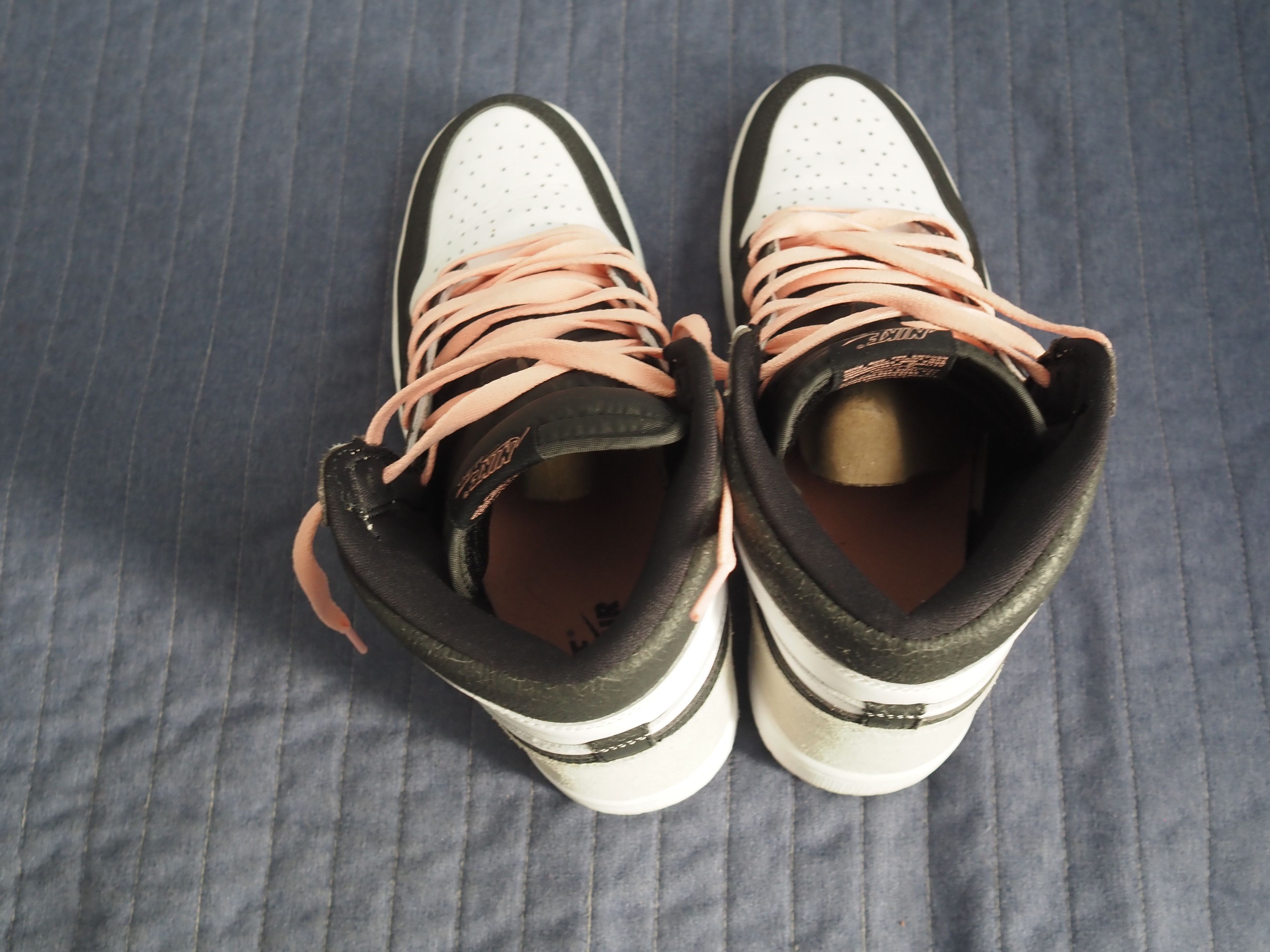 Jordan Brand Jordan 1 Retro High OG Bleached Coral Size US 10.5 / EU 43-44 - 6 Thumbnail