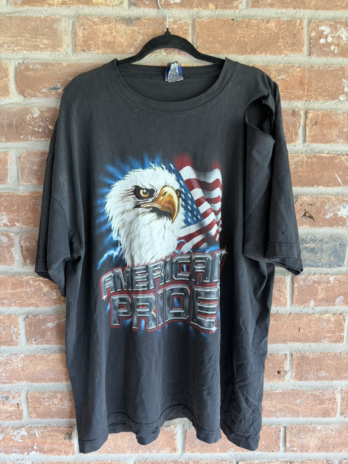 Vintage Distressed American Pride eagle T-shirt in 2XL