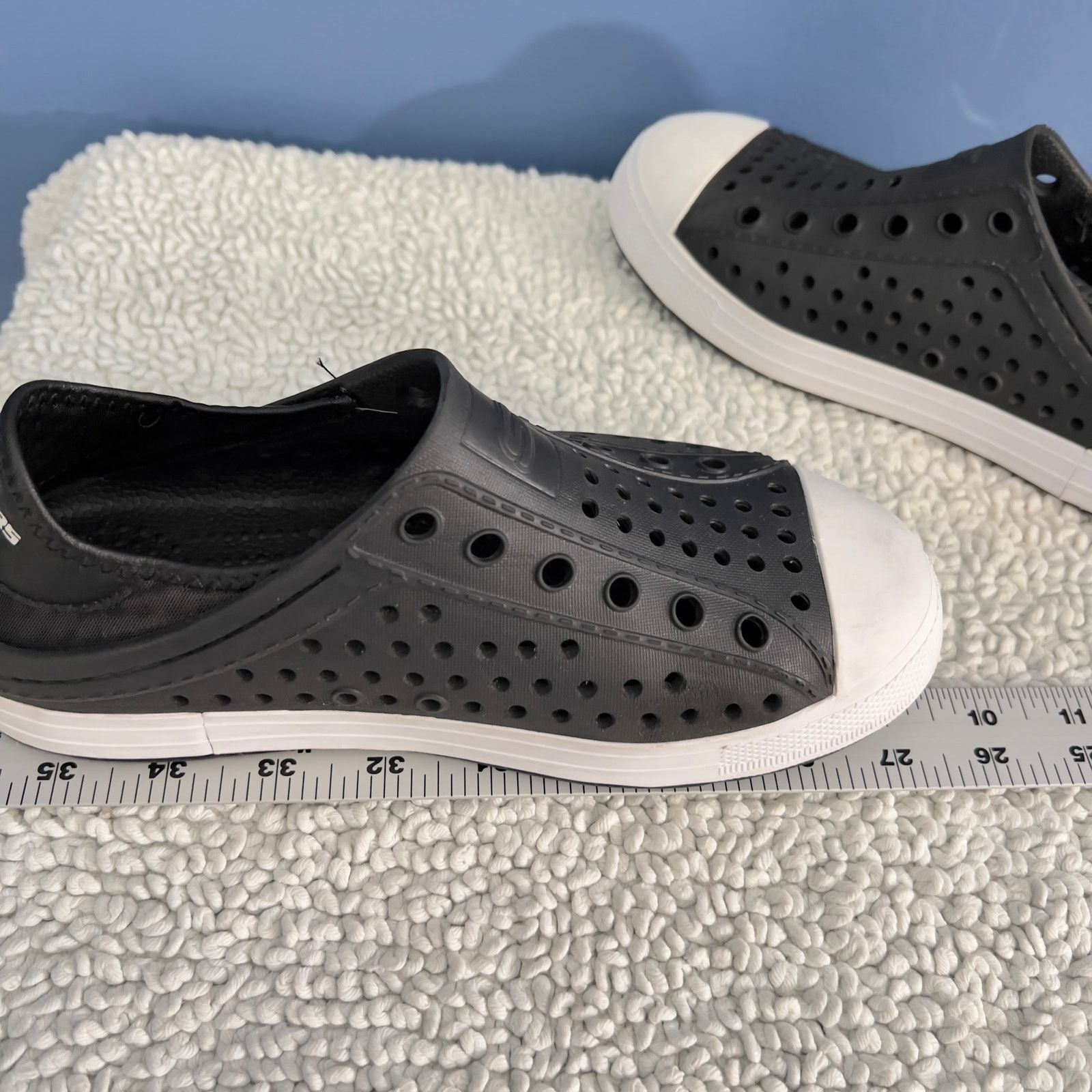 SKECHERS Skechers Slip On Shoes Kids Size 3 Rubber Uppers Black White Size US 4 / IT 34 - 9 Thumbnail