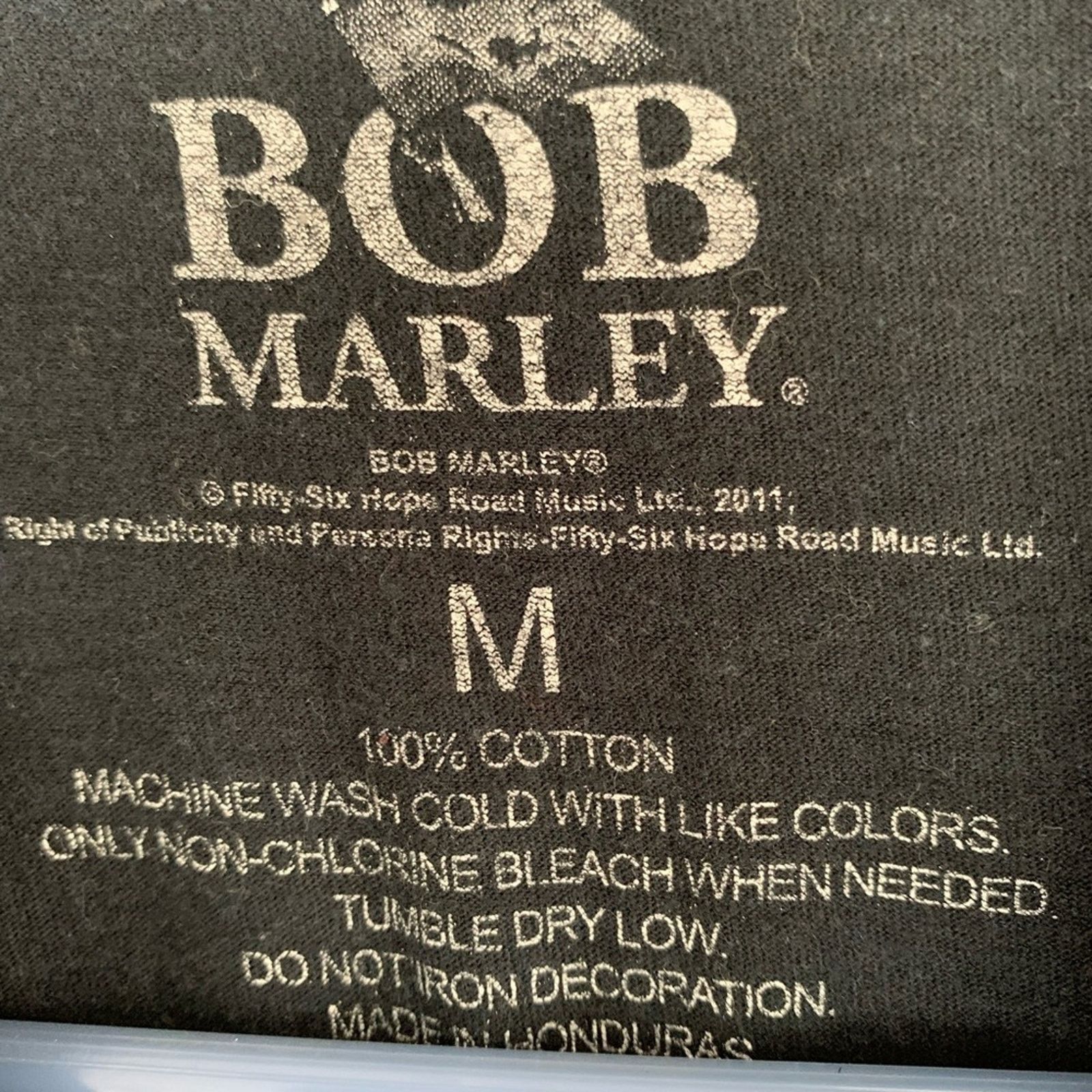Bob Marley 2011 BOB MARLEY GET UP STAND UP SHIRT SIZE MEDIUM NICE Size US M / EU 48-50 / 2 - 3 Thumbnail