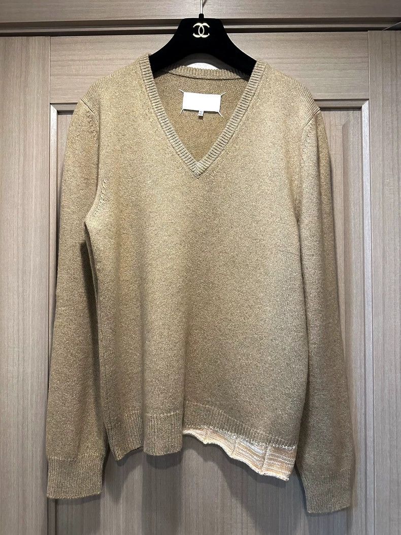 Maison Margiela Maison Margiela Wool silk blend V-neck long-sleeved versat Size XS / US 0-2 / IT 36-38 - 1 Thumbnail