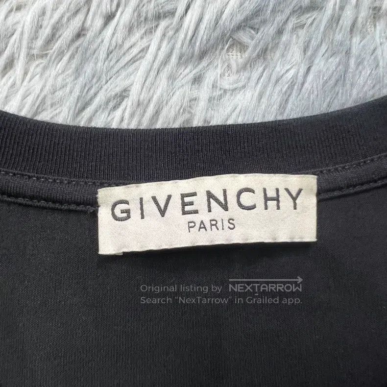 Givenchy Givenchy Short Sleeve T-Shirt Size US S / EU 44-46 / 1 - 3 Thumbnail